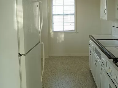 Studio  1 Bath Apartment