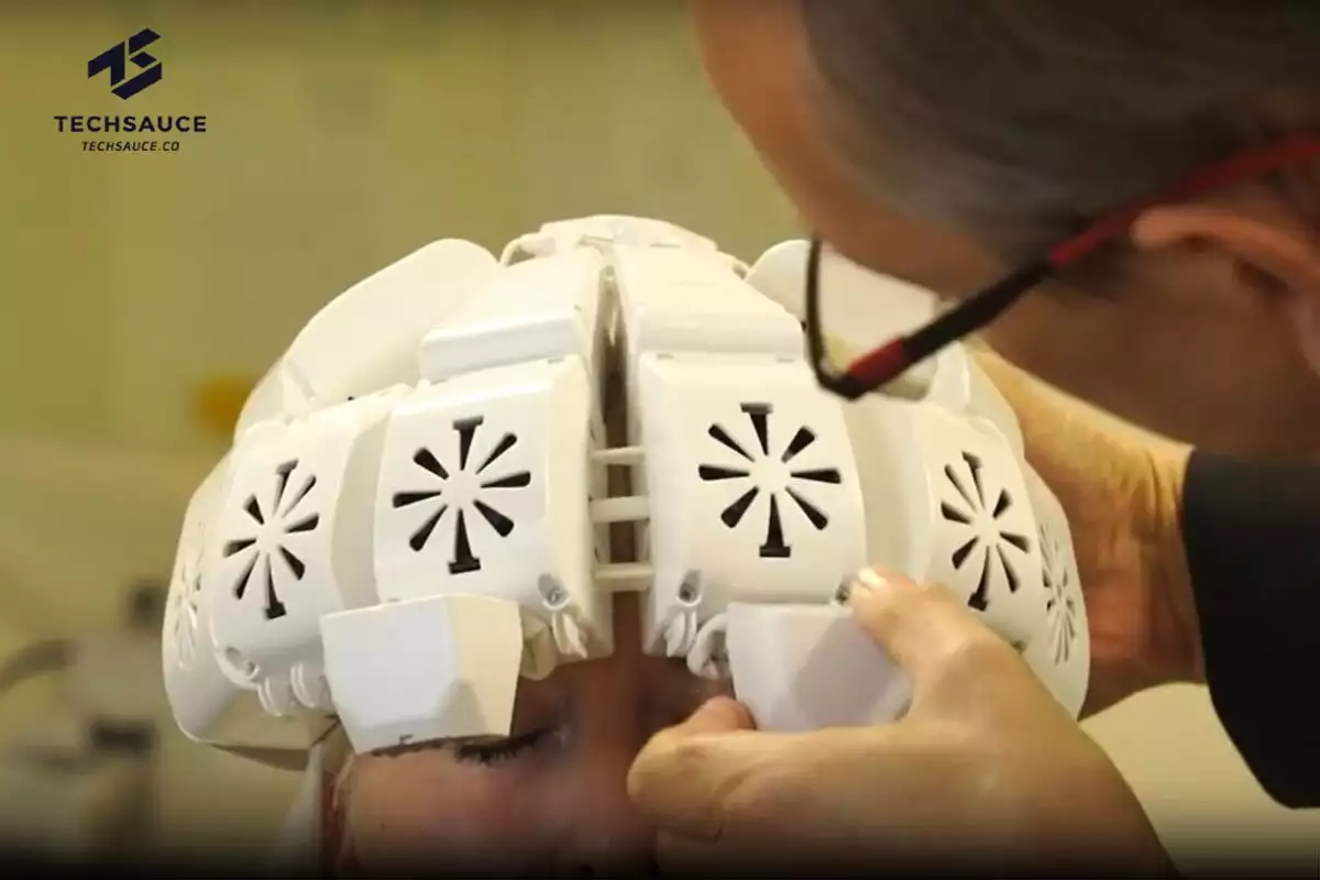 ‘หมวกบำบัดสมอง’ นวัตกรรมเพื่อผู้ป่วยอัลไซเมอร์ฟื้นฟูสมองด้วยแสงอินฟาเรด