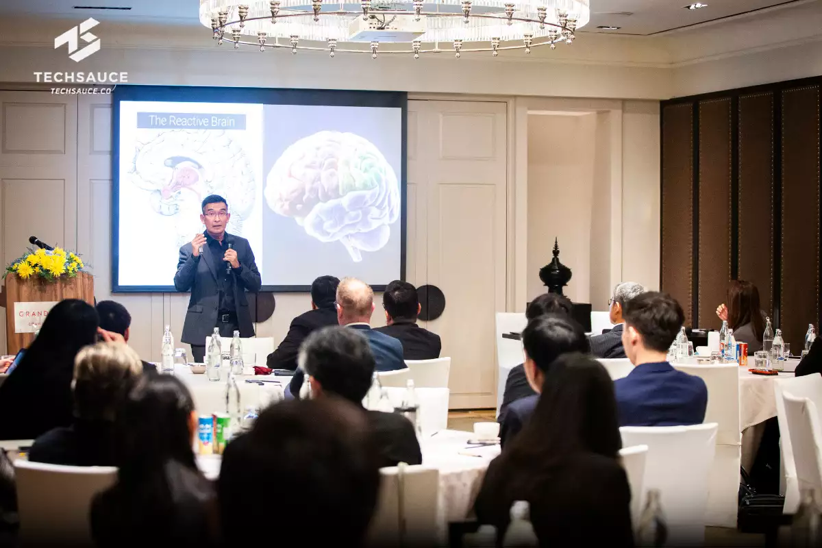 Dr. Nattavut Kulnides during his session.