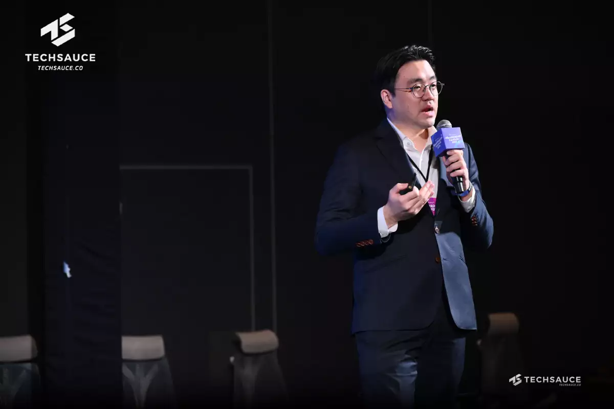 นพ.คณิน ตีระวัฒนพงษ์ ที่ปรึกษาด้านกลยุทธ์เพื่อการพัฒนาธุรกิจ บริษัท เนชั่นแนล เฮลท์แคร์ ซิสเท็มส์ จำกัด