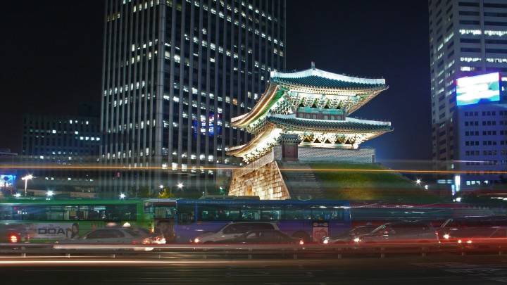 Seoul-Namdaemun-at.night-02-720x405