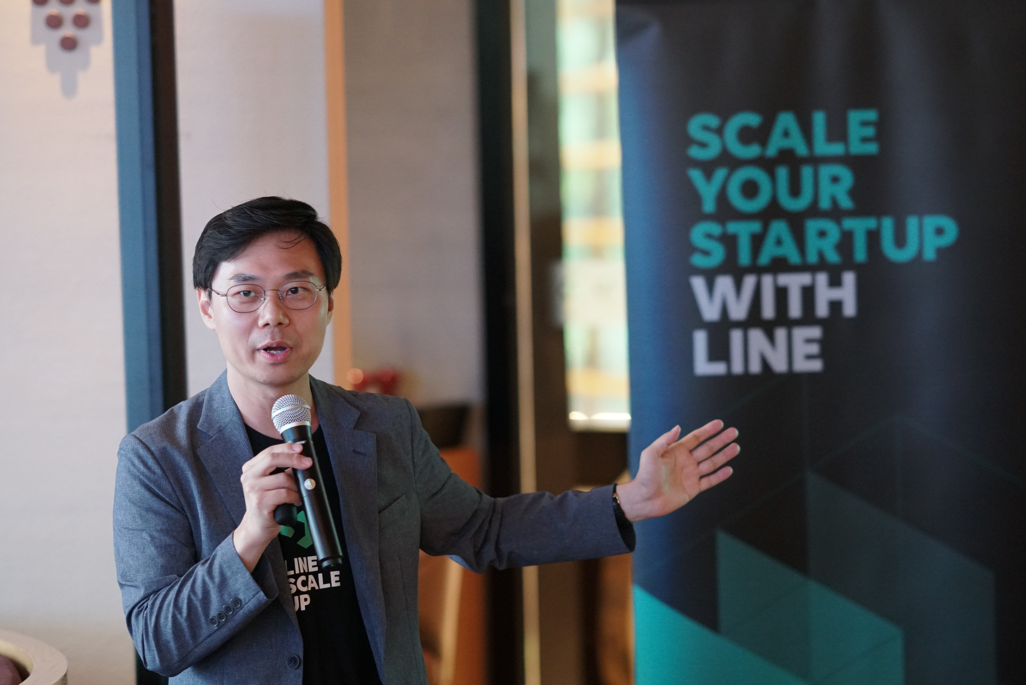 คุณเจเดน คัง (Jayden Kang) ผู้อำนวยการฝ่ายบริหาร LINE ScaleUp แห่ง LINE ประเทศไทย