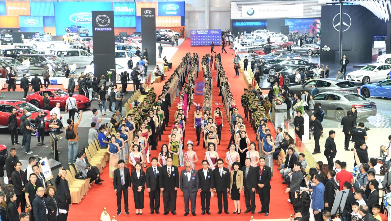 Chinese motor show 2024. Женевский автосалон 1997г. Женевский автосалон Дата основания. Парижский автосалон 1972 года. Platform Exhibition for a Motor show.