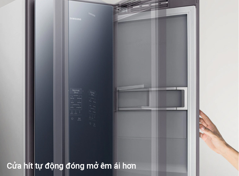 Tủ chăm sóc áo quần thông minh Samsung DF60R8600CG/SV |  cửa hít tự động mở êm ái hơn