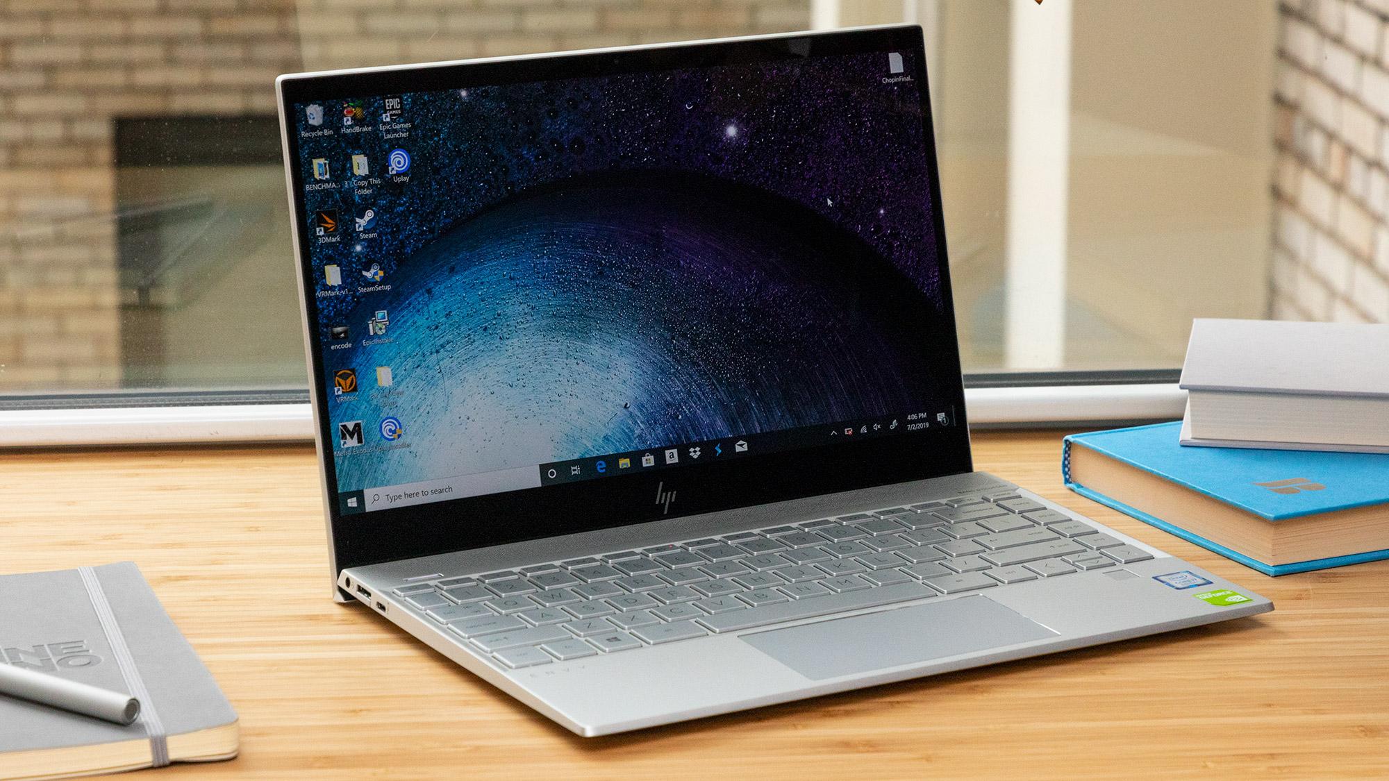 Thiết kế gọn nhẹ của sản phẩm laptop 13 inch đến từ nhà HP