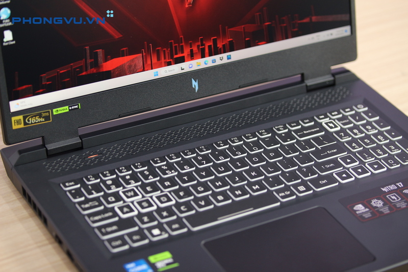 Acer Nitro 17 PHOENIX | Quạt tản nhiệt hiệu suât cao