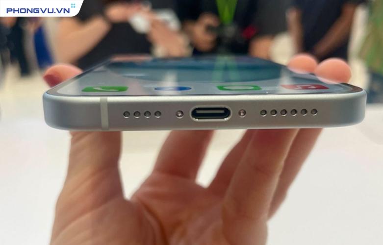 Thay thế cổng sạc Lightning thành USB-C, cổng kết nối đa dạng