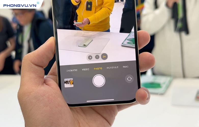 Chụp ảnh sắc nét với bộ camera ấn tượng, thu phóng quang học 2x