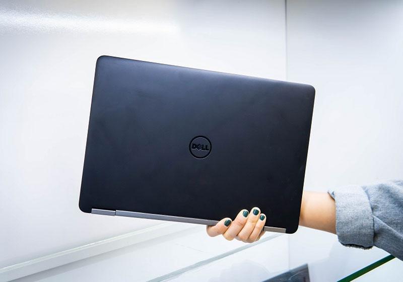 Laptop mini Dell được thiết kế nhỏ gọn 