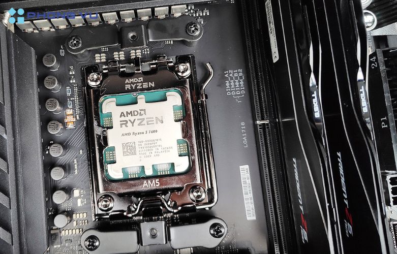 Đồ họa AMD Radeon™ Graphics tích hợp trong bộ xử lý AMD Ryzen™ 5 7600 mang lại trải nghiệm hình ảnh chuẩn nét, sống động và chân thực