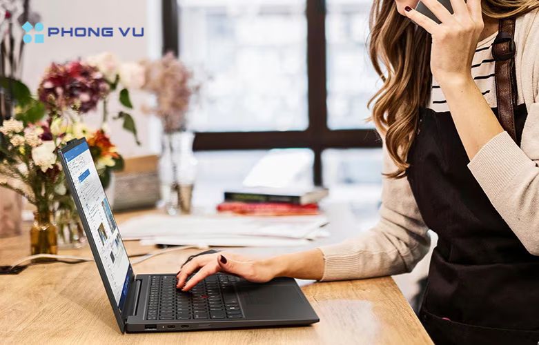RAM và Ổ cứng với dung lượng cao giúp máy tính xách tay Lenovo ThinkPad X1 Carbon Gen 12 - 21KC009NVN thực hiện mọi tác vụ nhanh chóng