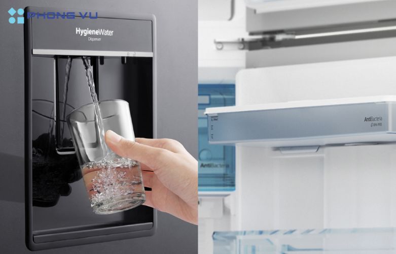 Sự kết hợp giữa khả năng khử mùi, giữ lạnh hiệu quả, tính năng kháng khuẩn và vòi lấy nước trực tiếp đã làm tăng tính tiện dụng cho Tủ lạnh Panasonic Inverter 366 lít NR-TL381GVKV hiện đại