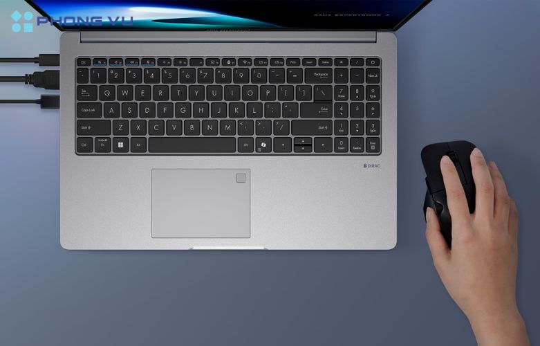Máy tính xách tay ASUS ExpertBook P1 P1503CVA-I7SE16-63WS mang đến trải nghiệm hộp họp ấn tượng, giúp người dùng tương tác tốt hơn nhờ Webcam, loa, micro tiên trên máy 