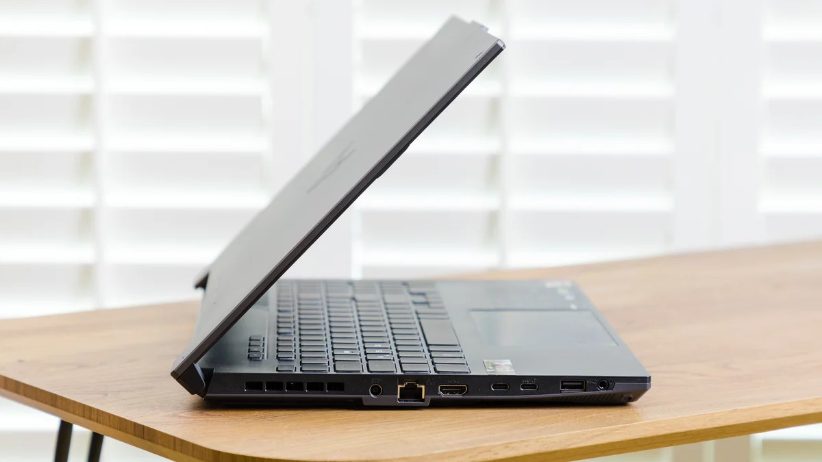 Hình ảnh thực tế của Laptop Asus TUF Gaming A15 FA507NV-LP046W (1)