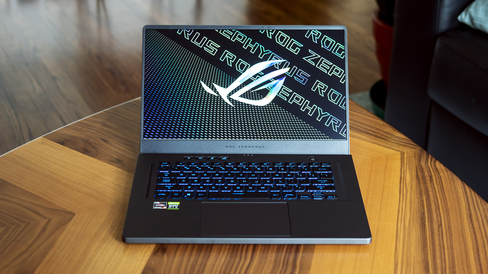 Hình ảnh thực tế laptop Asus ROG Zephyrus GA503RS-LN778W (3)