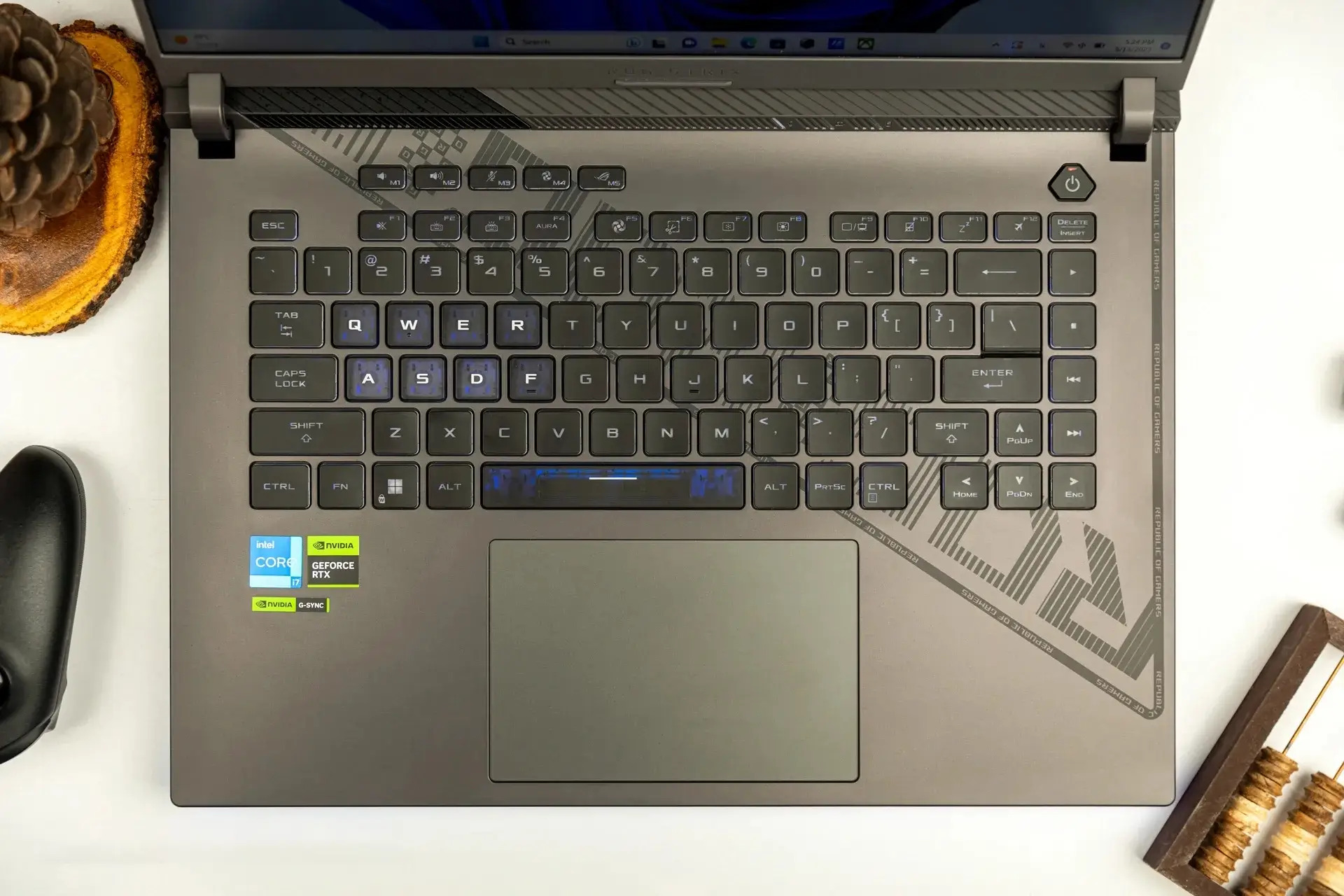 Một số hình ảnh thực tế của Laptop Asus Gaming ROG G614JI-N4084W (2)
