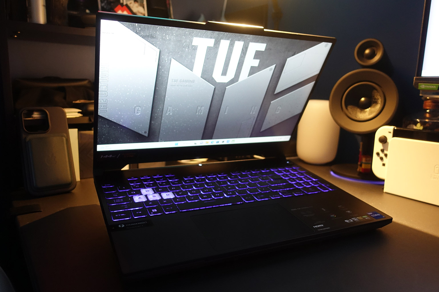 Hình ảnh thực tế Asus TUF Gaming F15 FX507ZV4-LP042W (3)