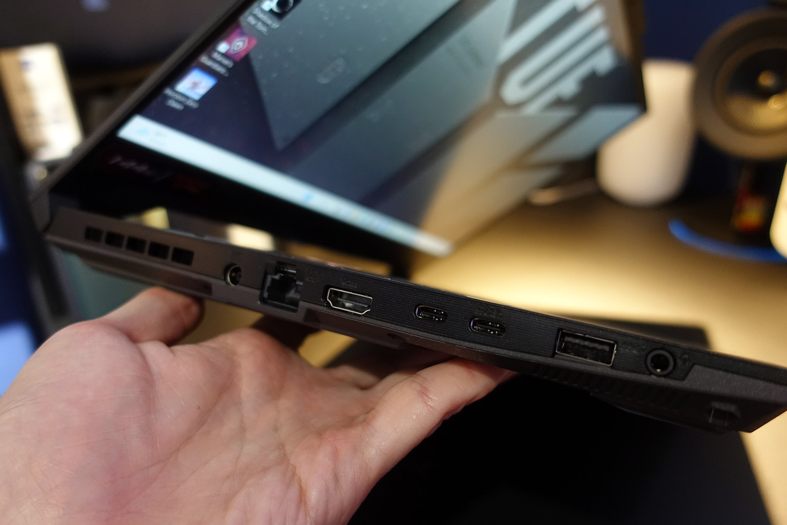 Hình ảnh thực tế Asus TUF Gaming F15 FX507ZV4-LP042W (2)