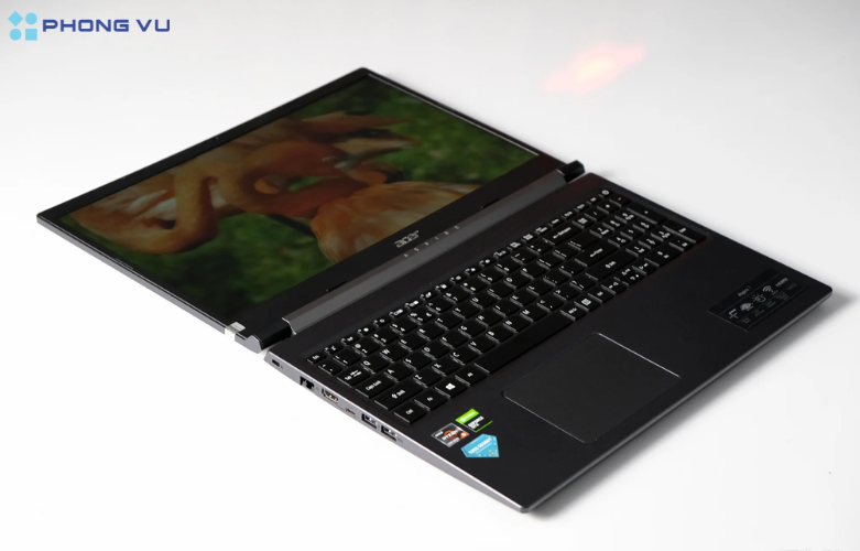Hình ảnh thực tế Laptop Acer Aspire 7 A715-42G-R05G (trực diện)