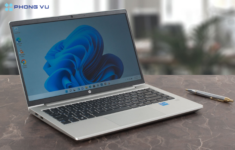 Hình ảnh thực tế Laptop HP ProBook 440 G10 i3 (trực diện)