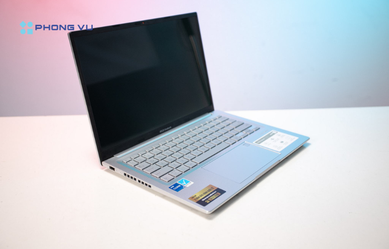 Hình ảnh thực tế Laptop Asus Vivobook A1403ZA-KM067W mặt trước