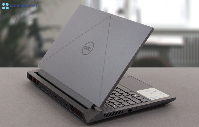 Hình ảnh thực tế Laptop Dell Gaming G15-5530-i7H165W11GR4050 (cạnh trái)