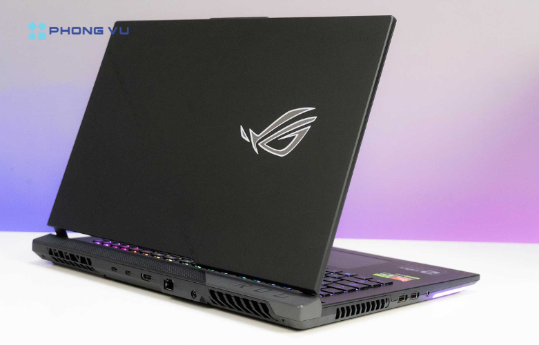 Hình ảnh thực tế Laptop ASUS ROG Strix Scar 17 G733PZ-LL980W mặt sau