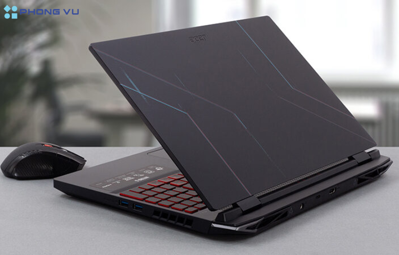 Hình ảnh thực tế Laptop Acer Nitro AN515 (phải)