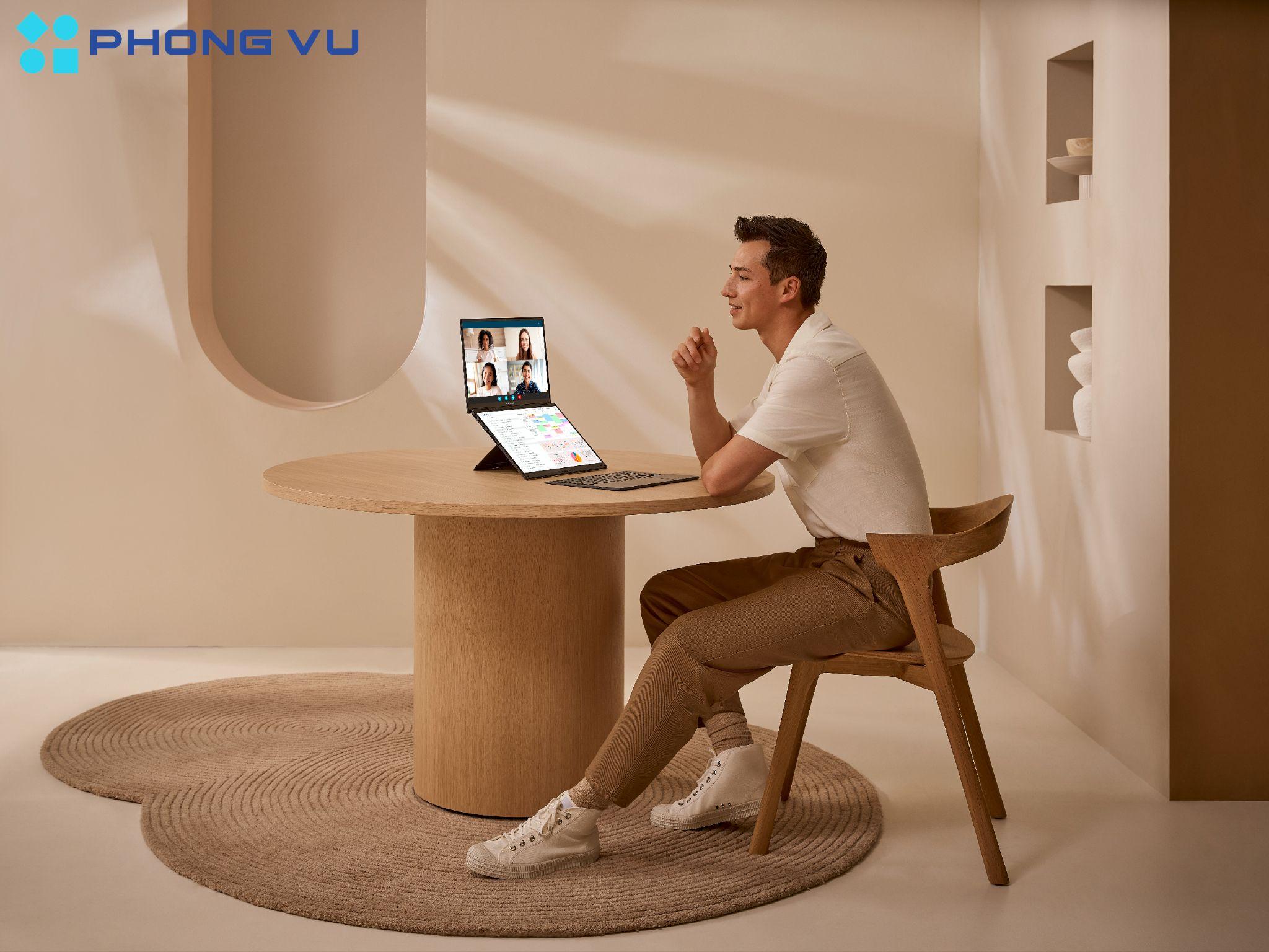 Zenbook DUO OLED UX8406MA-PZ307W được trang bị đầy đủ các cổng kết nối