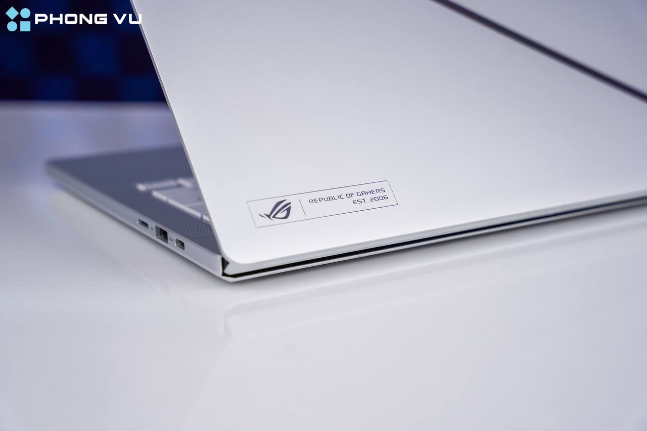 ASUS ROG Zephyrus G14 GA403UU-QS101W được trang bị một cấu hình cực khủng