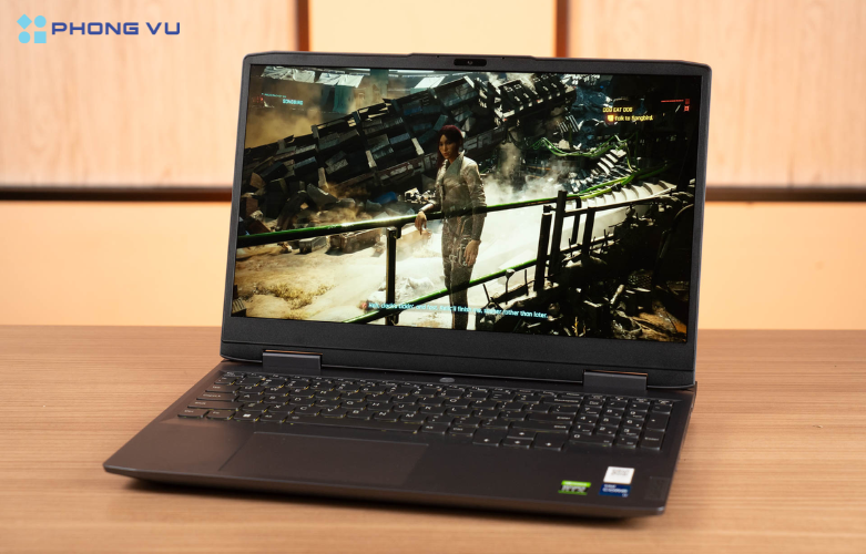 Hình ảnh thực tế Laptop Lenovo LOQ 15IRH8 - 82XV00D5VN (trực diện)