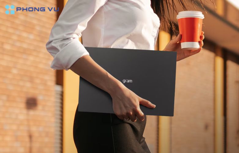 LG Gram 14Z90S-G.AH75A5 thiết kế siêu nhẹ, siêu mỏng, mang lại tính linh động cao, đáp ứng tốt nhu cầu của người dùng hiện đại