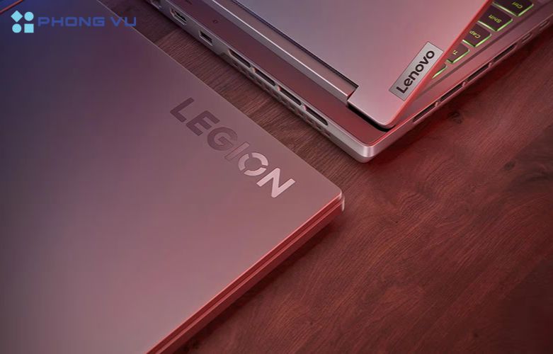 Lenovo Legion Slim 5 16AHP9 không chỉ mạnh mẽ về hiệu năng mà còn cuốn hút với thiết kế thể thao và ngoại hình siêu đẳng cấp, đáp ứng mọi nhu cầu của người dùng hiện đại