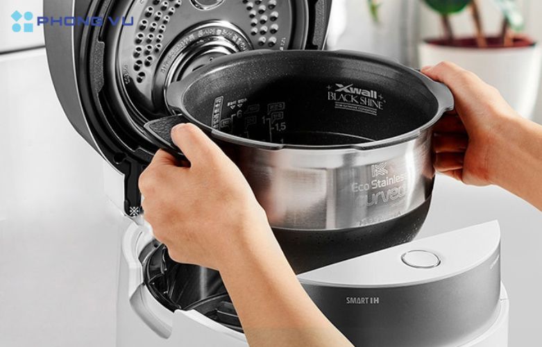 Ngoài nấu cơm trắng, nhiều dòng nồi cơm điện còn có thể nấu cháo, làm bánh, hấp đồ ăn.