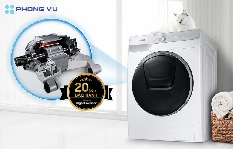 Cửa máy giặt được làm từ chất liệu cao cấp với thiết kế Tint Door và D.Silver Deco, tạo nên vẻ ngoài sang trọng và hiện đại
