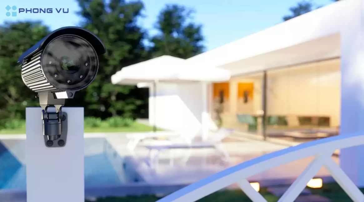 Đặc biệt, với khả năng ghi hình góc rộng và chất lượng cao, camera ngoài trời không chỉ mang lại sự an toàn mà còn giúp tăng cường khả năng giám sát khu vực một cách toàn diện