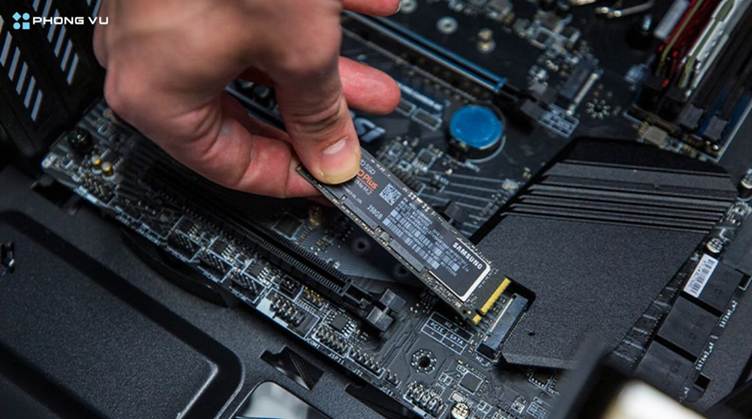 Kiểm tra bo mạch có tương thích ổ NVMe, và chọn dòng PCIe cho NVMe phù hợp với PC và laptop của mình