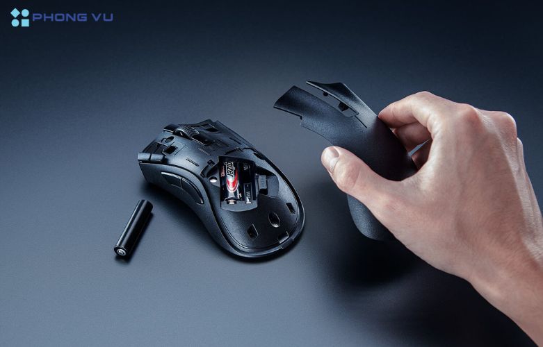Razer DeathAdder V2 X HyperSpeed mang lại thời lượng ấn tượng: 235 giờ với HyperSpeed Wireless và lên đến 615 giờ với Bluetooth