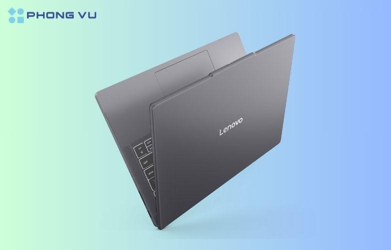 Với thiết kế bền bỉ, gọn nhẹ, Laptop Lenovo IdeaPad Slim 3 14IRH10 - 83K0004JVN mang lại tiện lợi cho người dùng thường xuyên di chuyển và cần một thiết bị đáng tin cậy cho công việc, học tập hay giải trí hàng ngày