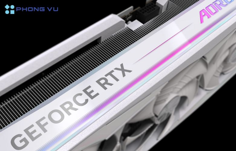 Ngoài ra, RTX 5090 còn đi kèm với bộ adapter 12V-2x6 to 4x PCIe 8-pin, giúp kết nối linh hoạt với nhiều loại PSU khác nhau, đảm bảo nguồn điện ổn định và hiệu suất tối ưu