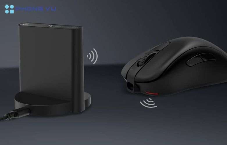 ZOWIE EC2-CW sử dụng kết nối wireless 2.4G với receiver cải tiến và ăng-ten đặt ở đầu chuột