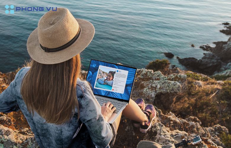 Với kiểu dáng gọn nhẹ và tính linh hoạt cao, Dell Inspiron 14 7440 2-in-1 là lựa chọn lý tưởng cho người dùng thường xuyên di chuyển hoặc làm việc linh hoạt ở nhiều môi trường khác nhau
