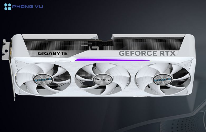 Thiết kế mạnh mẽ với khung kim loại gia cố, đèn LED RGB và tản nhiệt WINDFORCE 3 quạt 90mm