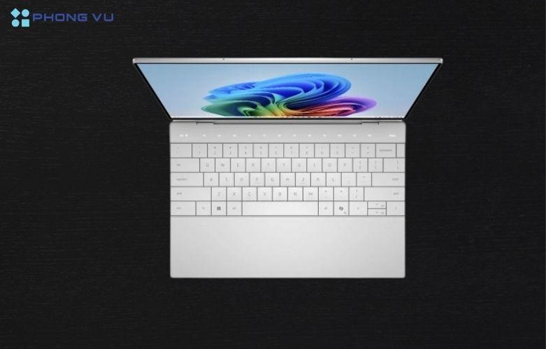 Viền màn hình InfinityEdge siêu mỏng, màu xám chủ đạo