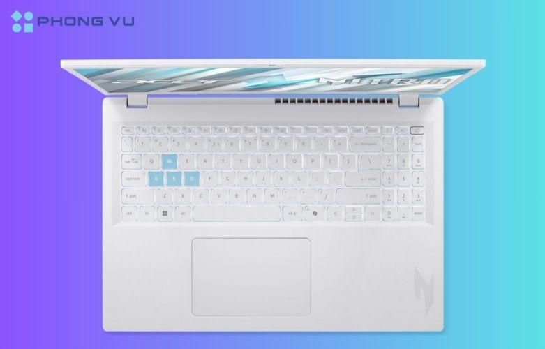 Cụm bàn phím và touchpad trên Nitro Lite 16 mang lại trải nghiệm nhập liệu tốt, đủ dùng cho cả công việc và giải trí