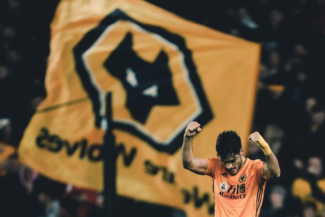 Рауль Хименес стал своим Роберто Фирмино //twitter.com/Wolves