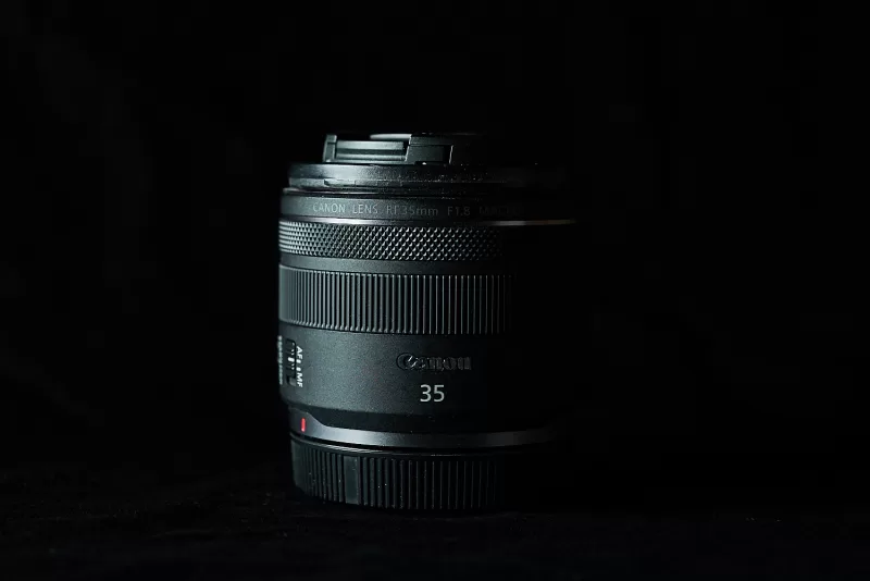 Canon RF35mm F1.8 MACRO IS STM レビュー “多芸に秀でる単焦点