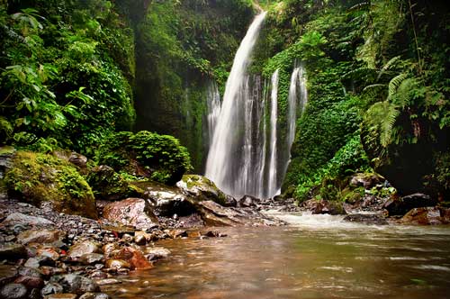 18 Air Terjun di Indonesia yang Wajib di Kunjungi 