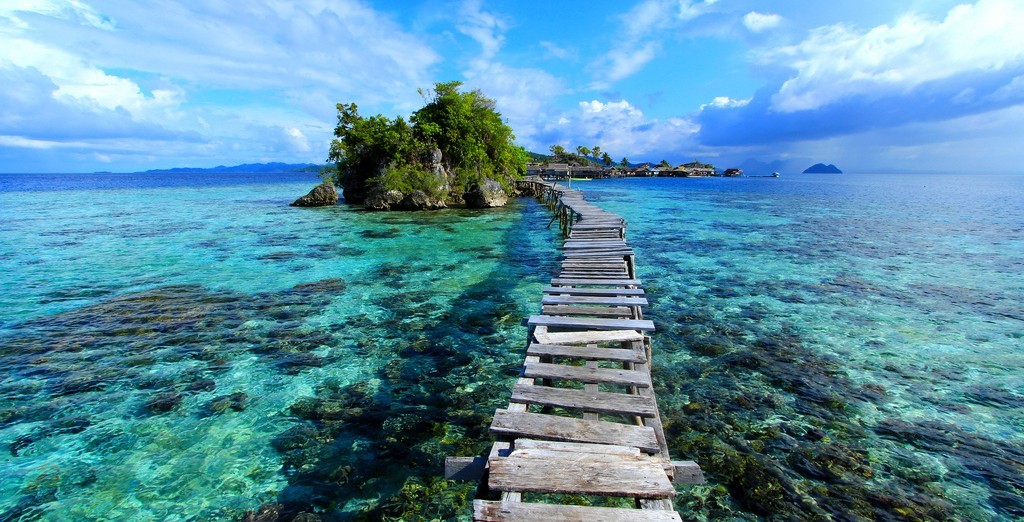 15 Pantai Terindah di Indonesia yang Wajib Dikunjungi