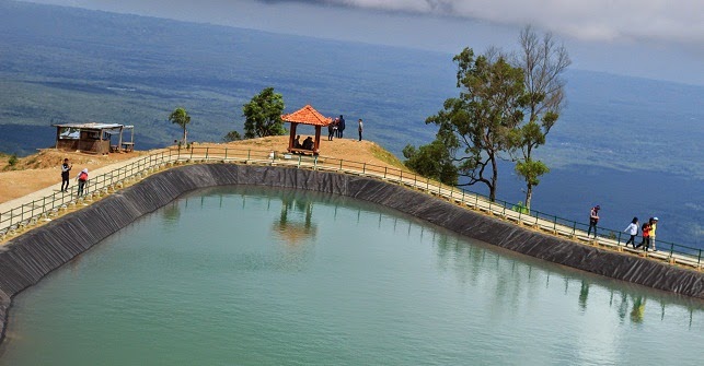 tempat wisata pantai krui lampung barat